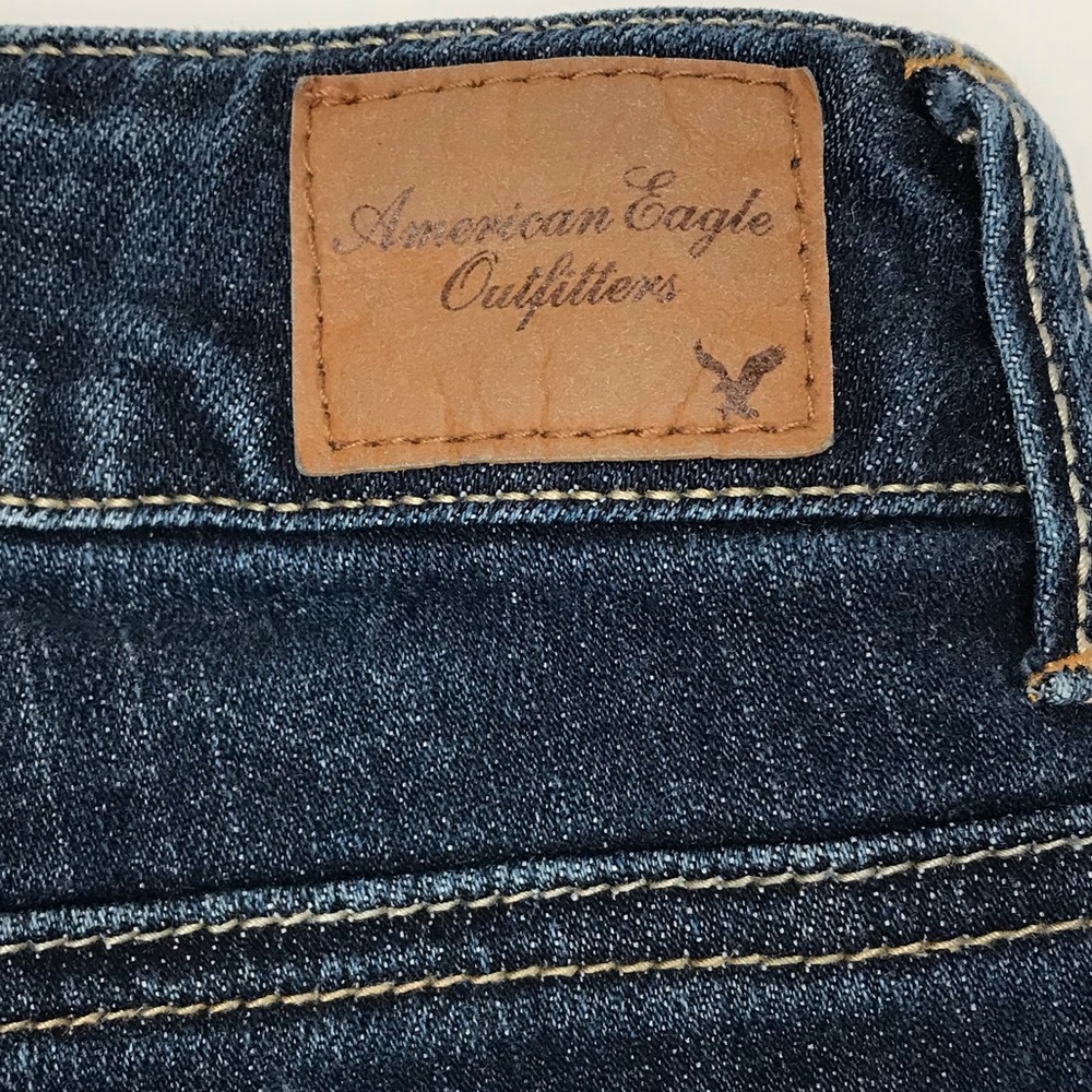 American Eagle Raw-Hem High-Rise Jean Shorts - 10 - Picture 16 of 17